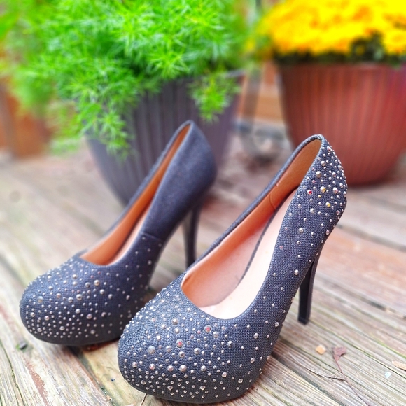 NEW Delicacy Size 10 Black Studded High Heel Shoes - Picture 3 of 3